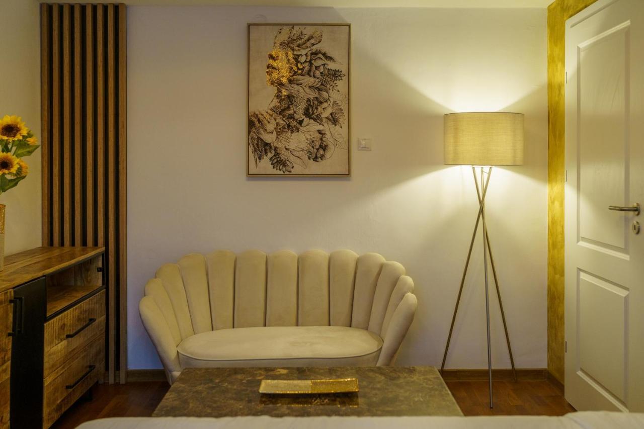 Main Square 5 Star Luxury Apartment With View Cluj-Napoca Luaran gambar