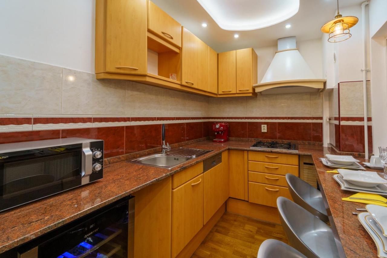 Main Square 5 Star Luxury Apartment With View Cluj-Napoca Luaran gambar